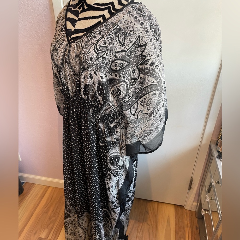 Speed Control New York Women’s Kimono Chiffon Dress Black and White Paisley - Picture 5 of 8